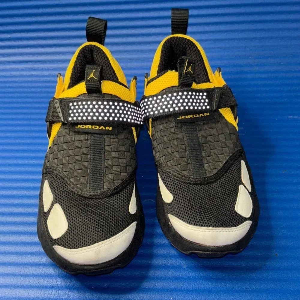 Size 6- Women’s Nike Air Jordan Trunner LX Premier Black/Yellow 2006 4.5Y